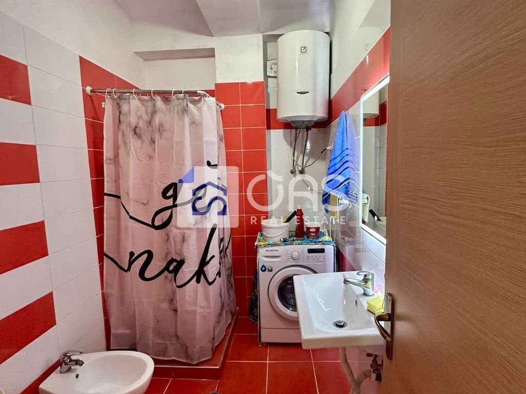 Jepet me qera Apartamenti 1+1 Siri kodra 3