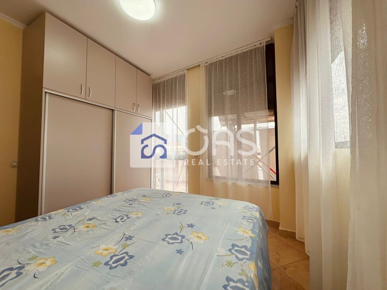 Jepet me qera apartament 2+1+2 pazari i ri 4