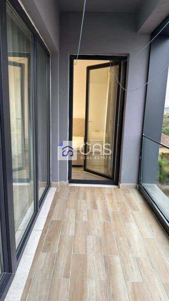 Jepet apartament me qera 2+1 5 maj 3