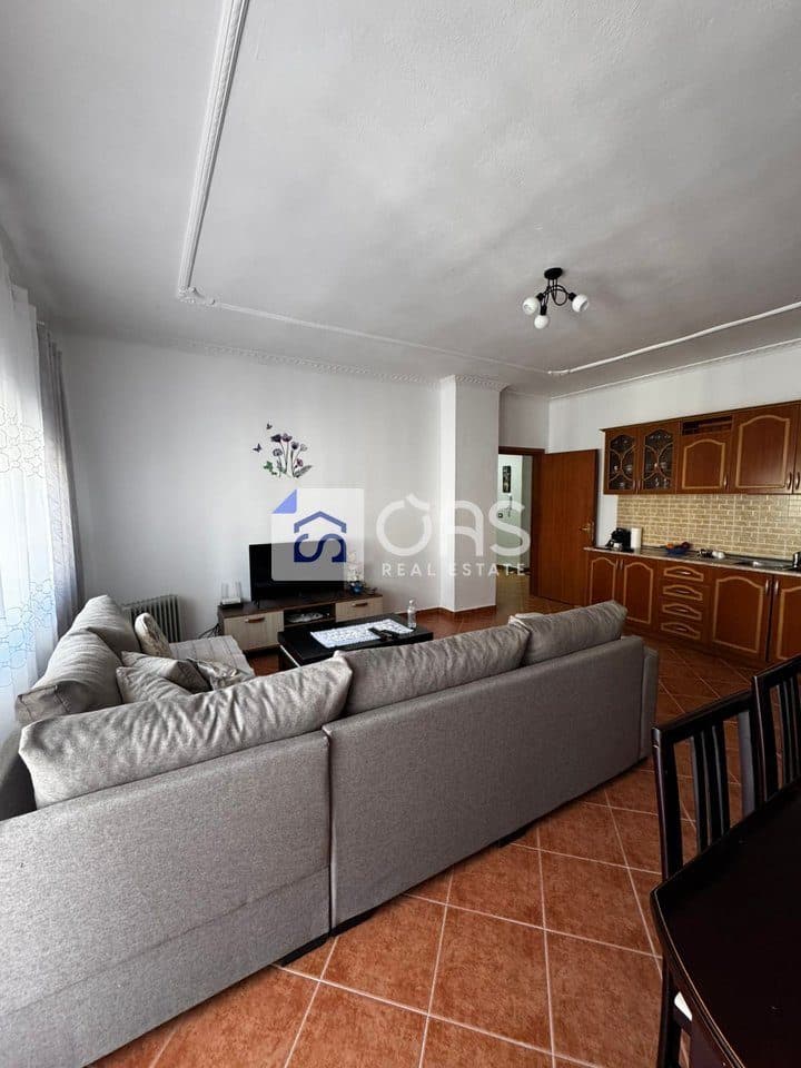 Jepet me qera apartament 2+1 ne Yzberisht