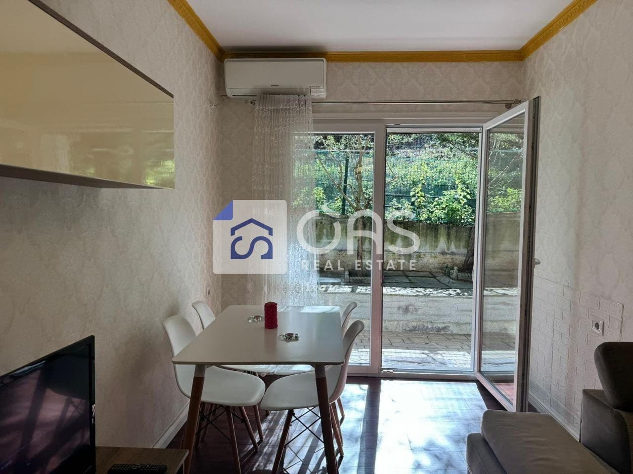 Shitet apartament 2+1 tek Liqeni i thate 2