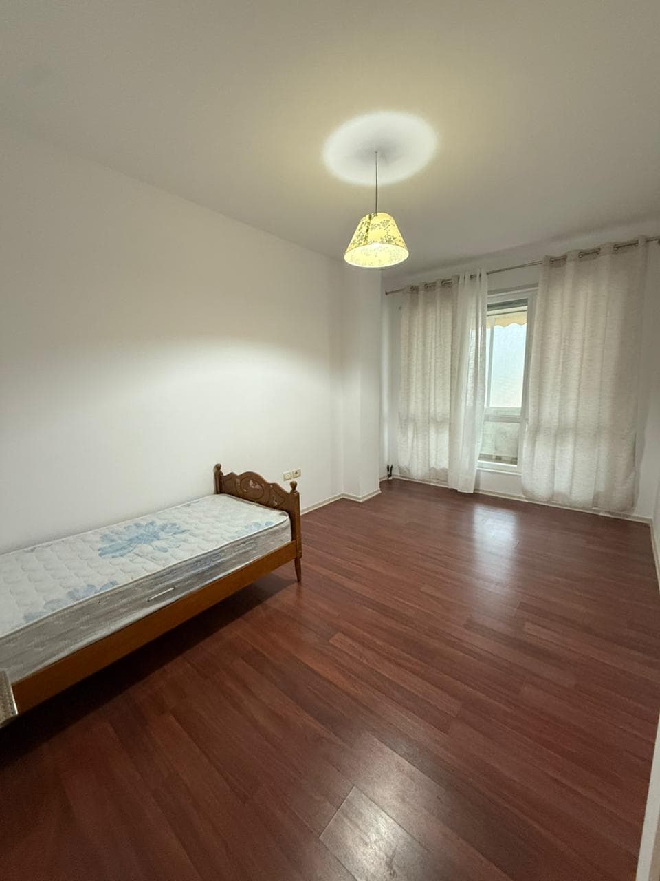Jepet me qera apartament 2+1 tek Kodra Diellit 4