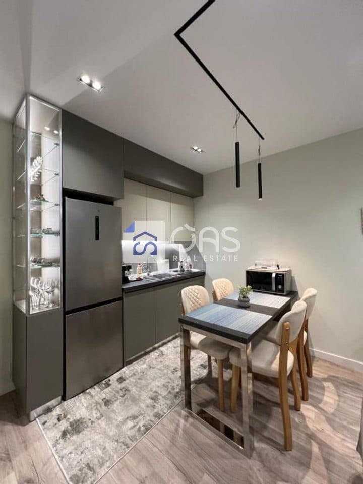 Jepet me qera apartament 1+1 Ne Qender, Sheshi Skenderbej 3