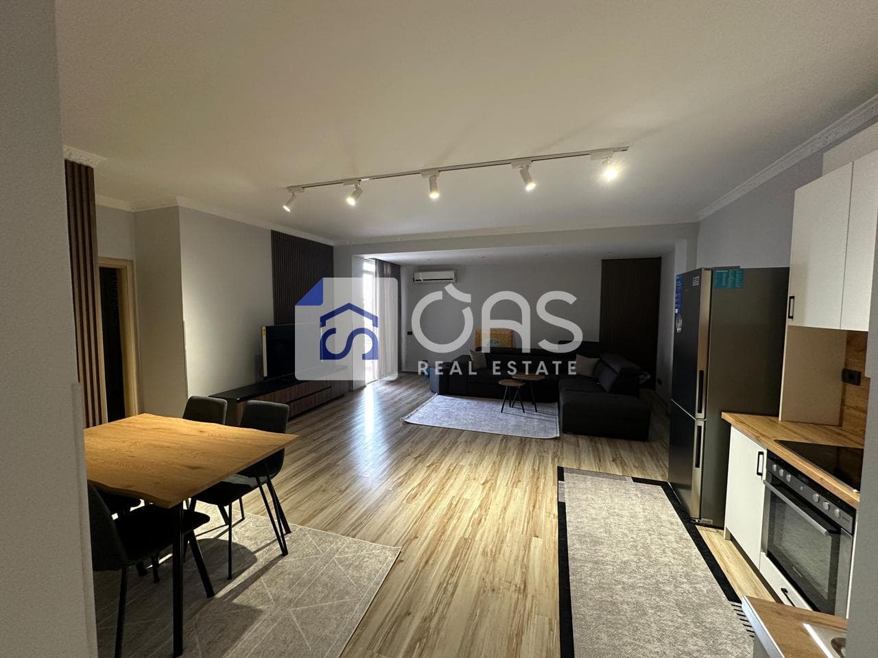 Apartament 2+1 Me Qira në Kopshtin Botanik Zoologjik, Tiranë - 700€ | 104 m²
