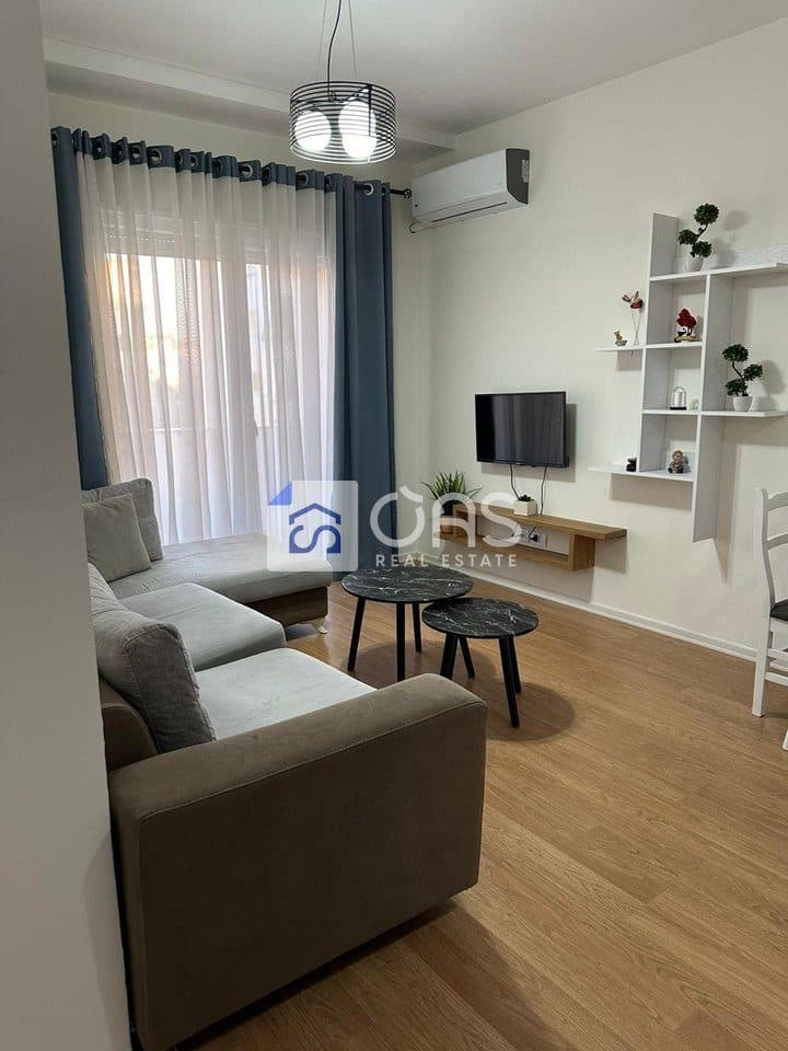 Jepet apartament me qera 1+1 tek Brryli