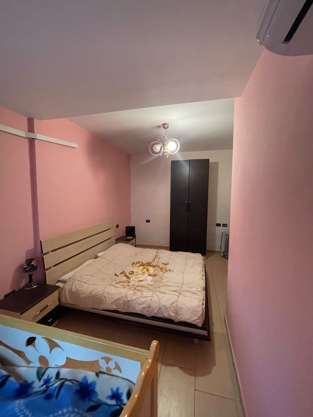 Jepet me qira Apartamenti 3+1+2 Tregu Elektrik 2