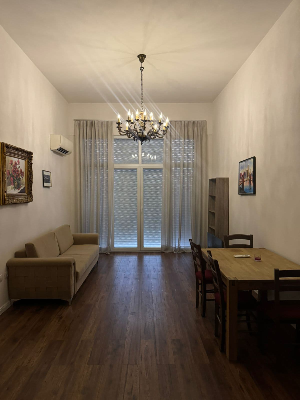 Jepet me qera apartament 2+1 tek Zogu Zi