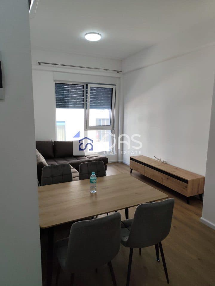 Jepet apartament me qera 1+1 ne Fresk 2