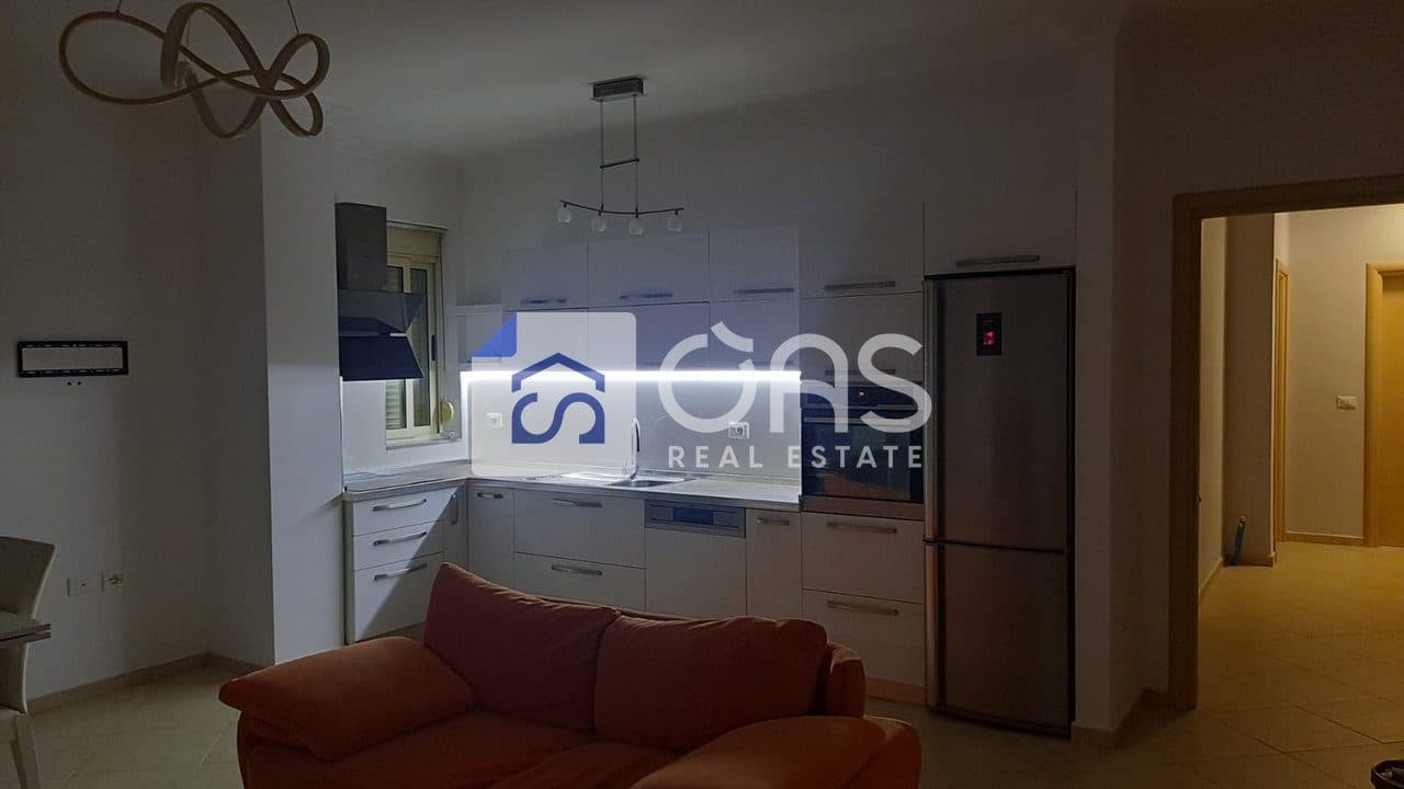 Shitet Apartament 2+1 liqeni i thate 2