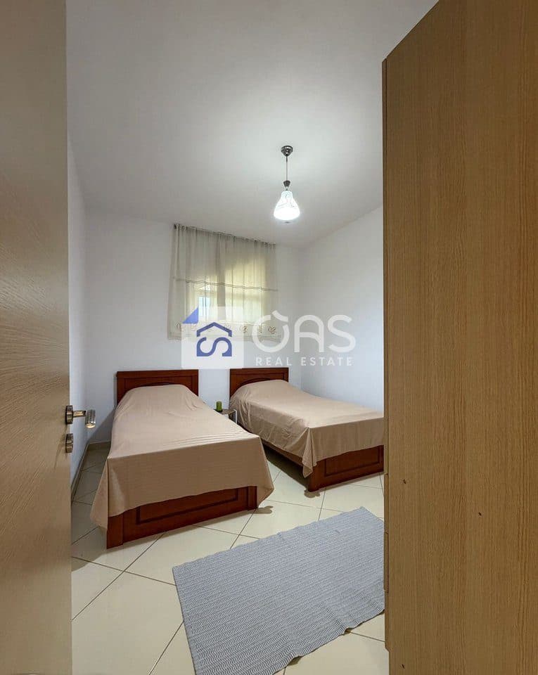 Jepet apartament me qera 1+1 5 Maj 2