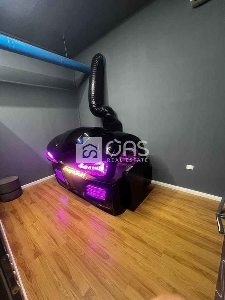 Jepet me qera ambient tek rruga e Bogdaneve(Qender). 4