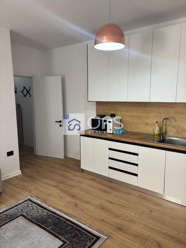 Jepet apartament me qera 2+1 Ish Praku 3