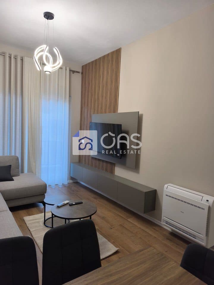 Jepet apartament me qera 1+1 Larake 3