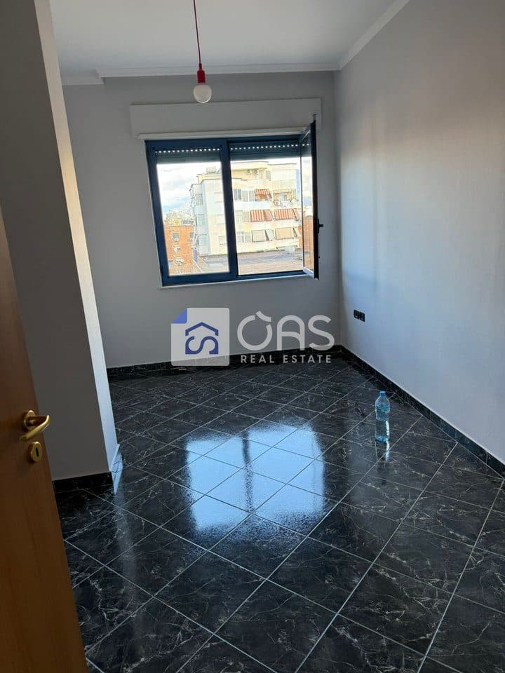 Jepet apartament me qera 2+1+2 tek Rruga e Elbasanit 4