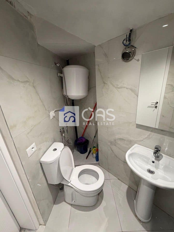 Jepet apartament me qera 1+1 Marteniteti i Ri 4