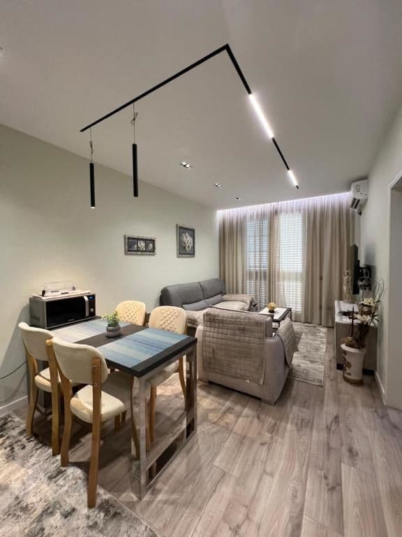 Jepet me qera apartament 1+1 Ne Qender, Sheshi Skenderbej