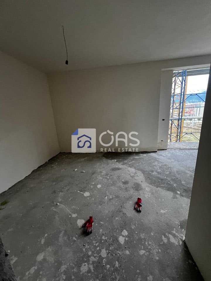 Shitet apartament 2+1+2+Parkim tek Bulevardi i Ri (Orbital 5) 3