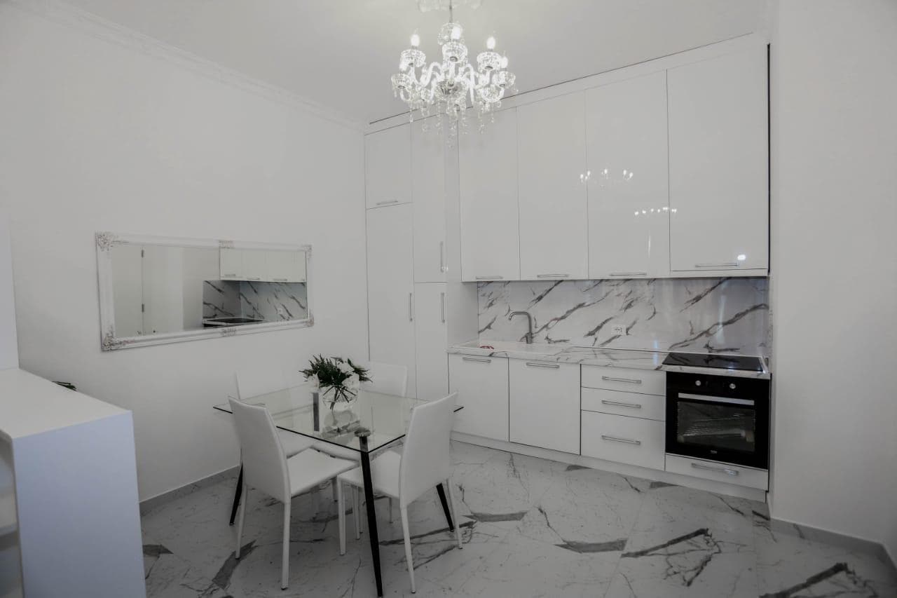 Shitet Apartament 1+1 tek 21 dhjetori (Square 21) 2