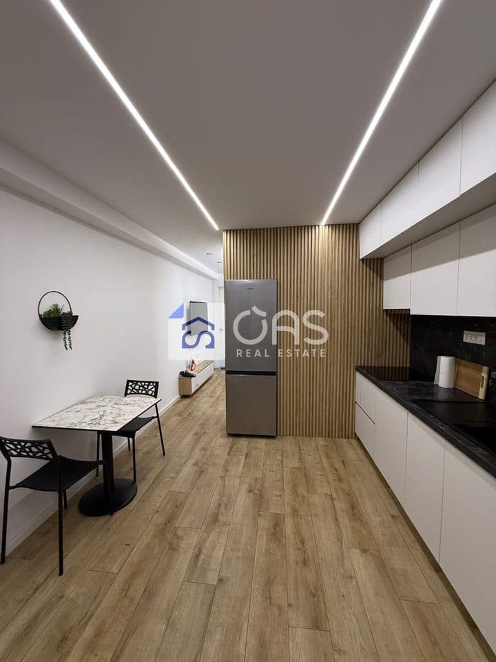 Jepet apartament me qera 1+1 tek 21 Dhjetori 4