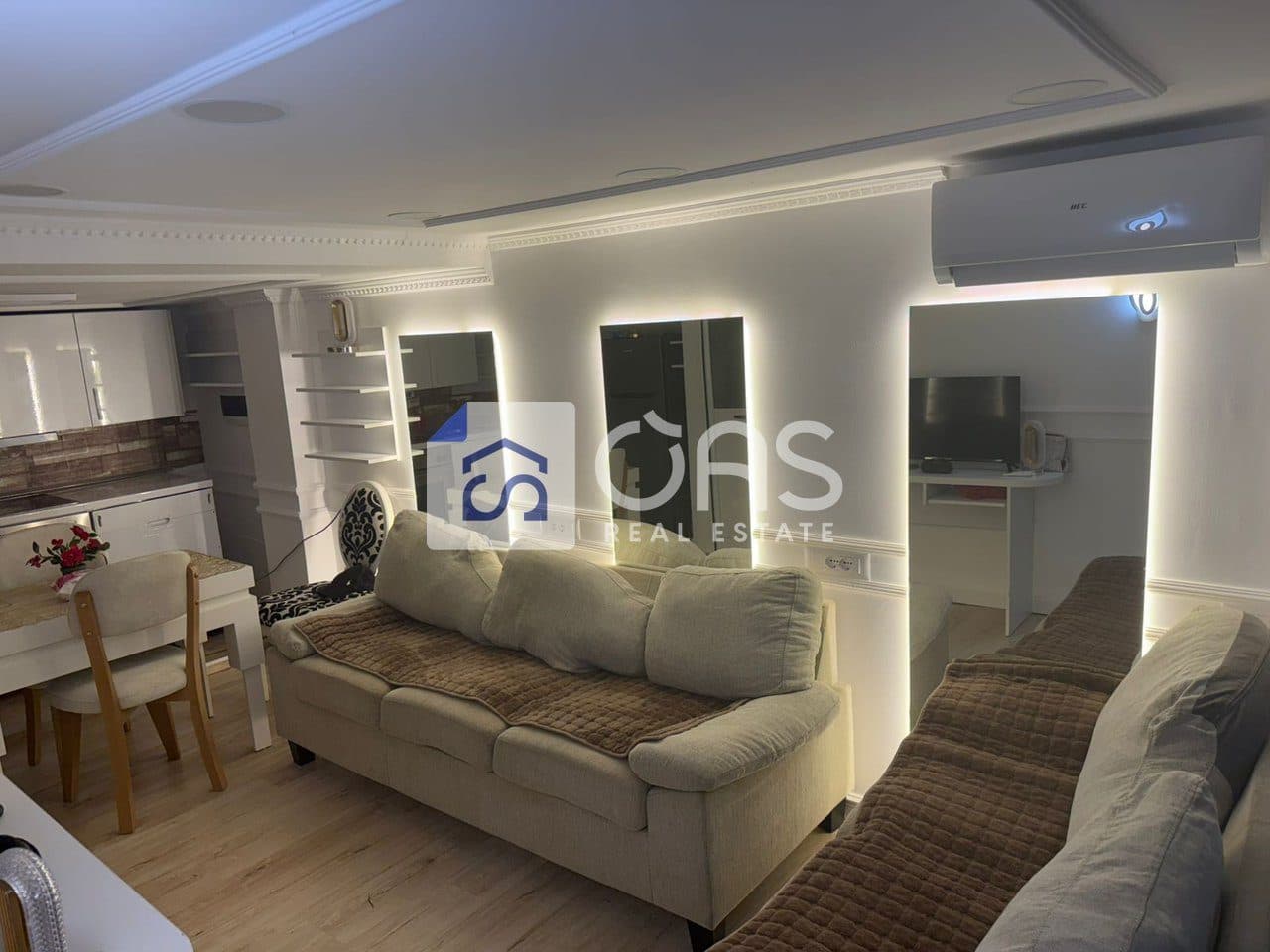 Jepet me qera apartament 1+1 duplex ne Bllok. 530 euro
