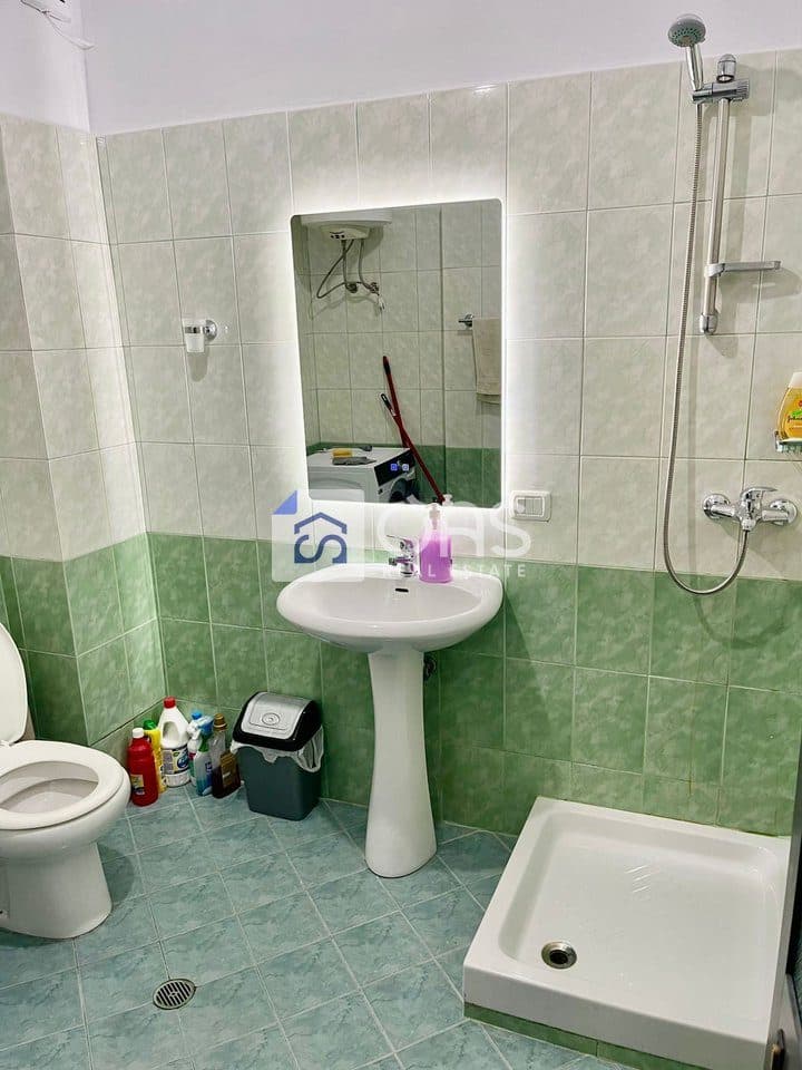 Jepet apartament me qera 2+1 ne Laprake 4
