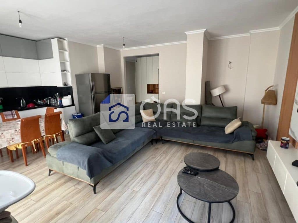 Shitet Apartament 3+1+Verande Ne Laprake cmimi 248,000euro 3