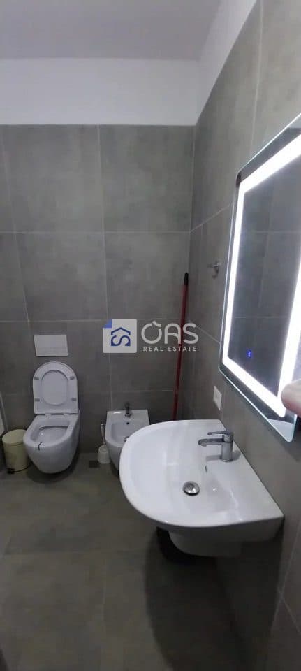 Jepet me qera apartament 1+1+P Te Univers City 4