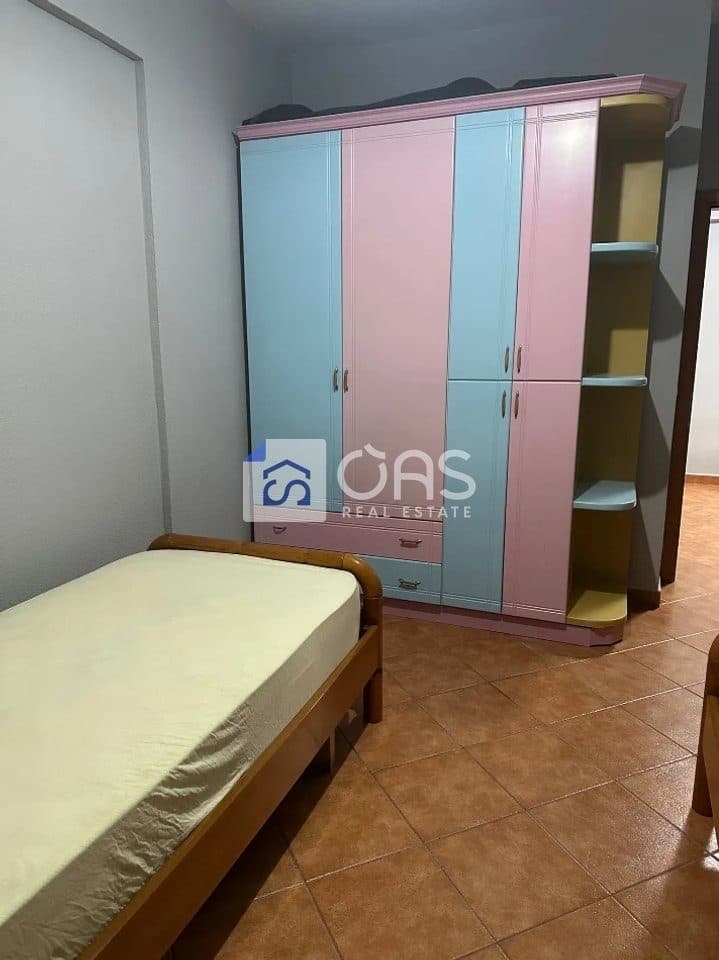 Jepet apartament me qera 2+1 Myslym Shyri 2