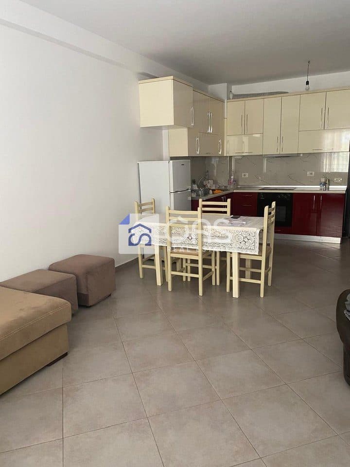 Jepet apartament me qera 2+1 kodra e diellit