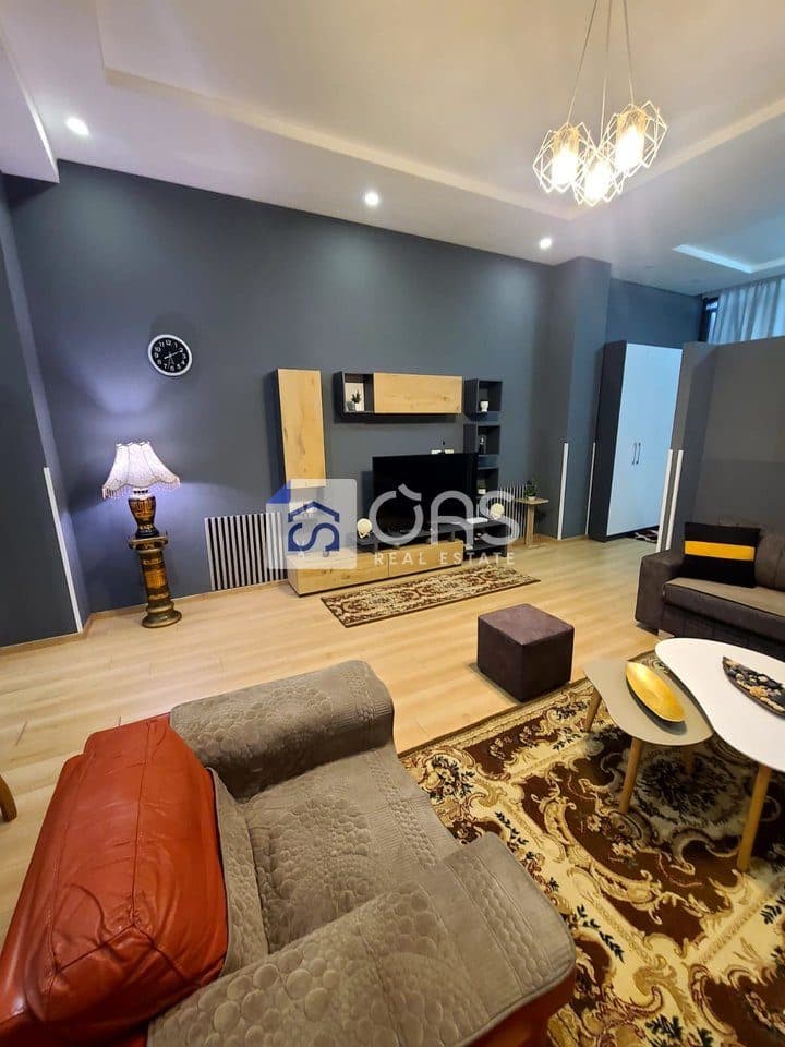 Jepet me qira apartamenti 1+1 Te Liqeni i Thate 2