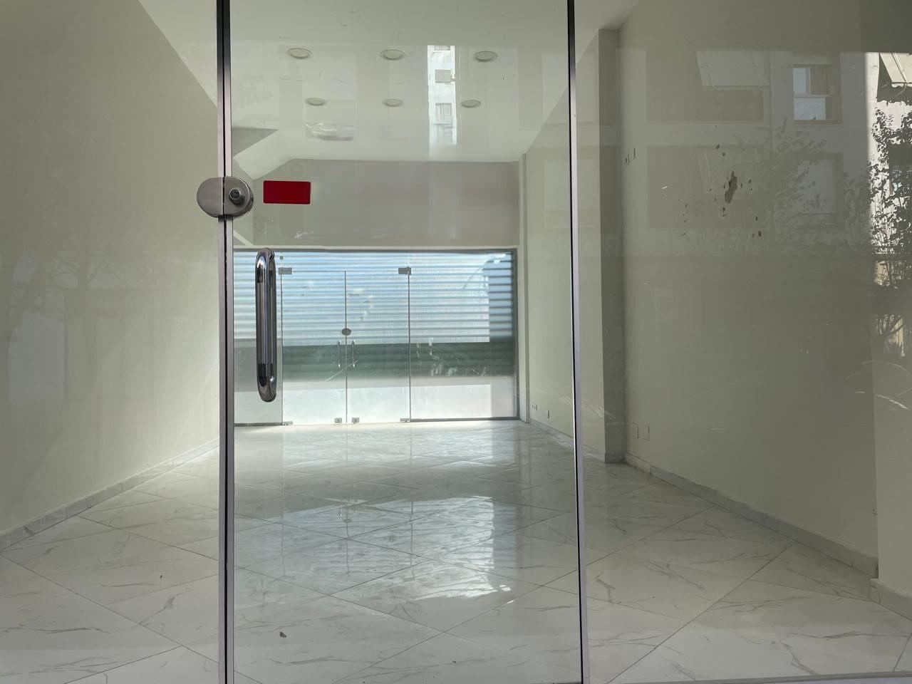 Ambient Komercial Me Qira në Vasil Shanto, Tiranë - 900€ | 60 m²