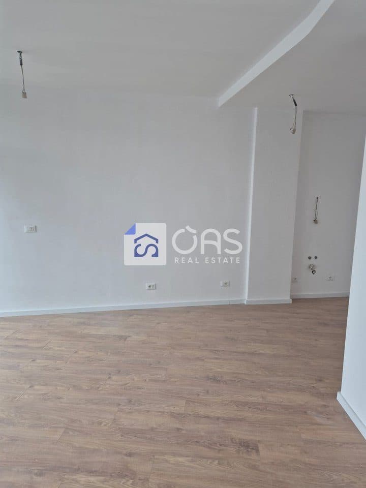 Ambient Komercial tek Lake View. , Tiranë - 1700€ | 103 m² 4