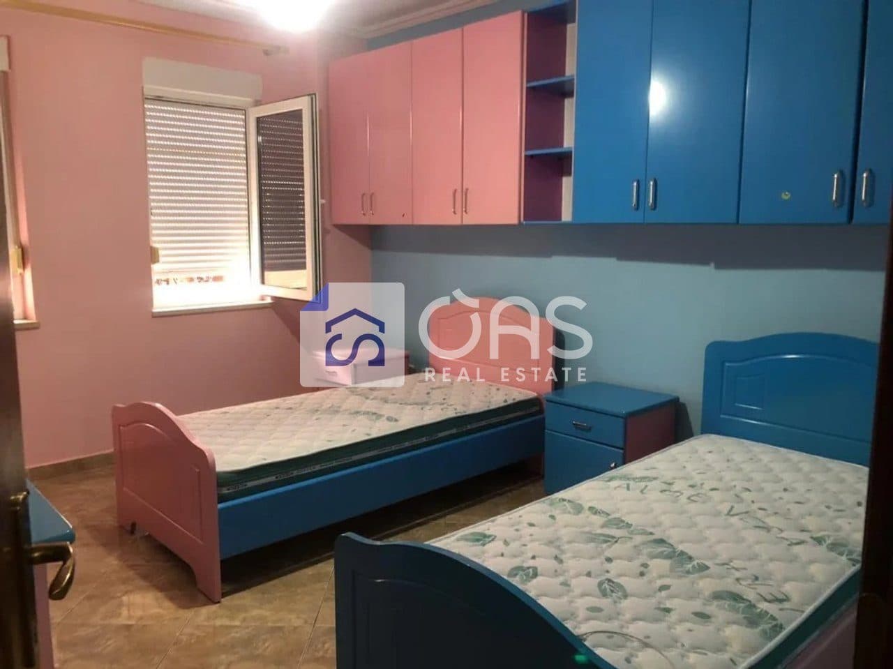 Shitet apartament 2+1+2 tek Liqeni i Thate 4