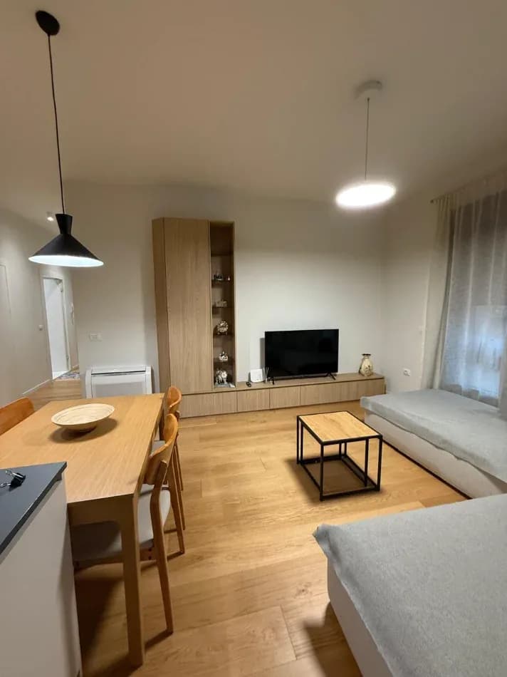 Jepet me qera Apartamenti 2+1 Rruga Kosovarve 2