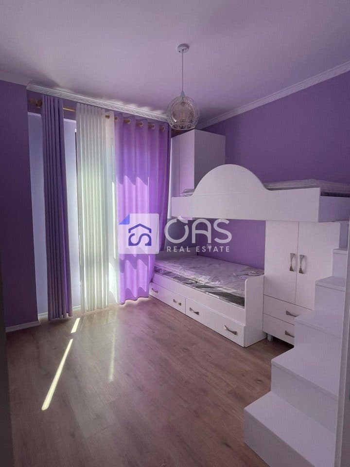 Jepet apartament me qera 2+1 tek Myslym Shyri 4