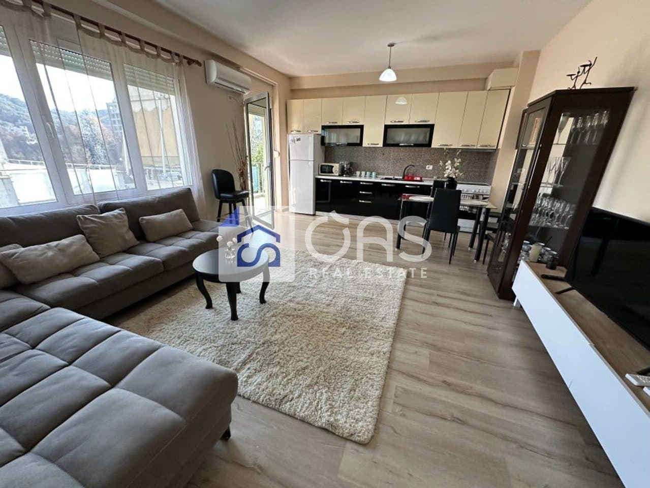 Jepet apartament me qera 2+1+2 tek Liqeni i Thate