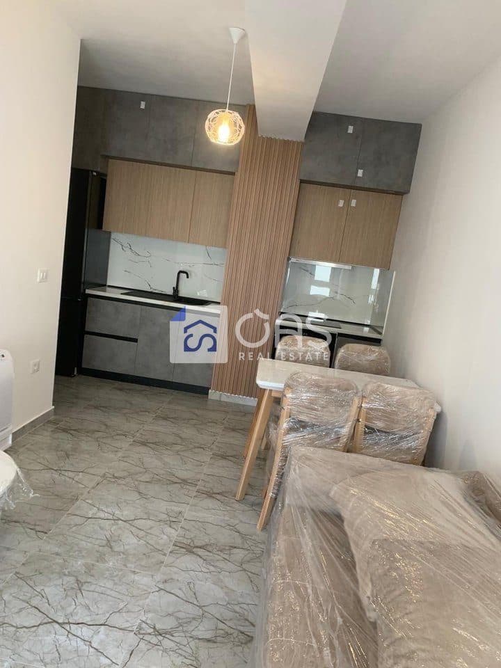 Jepet apartament me qera 1+1 Laprak