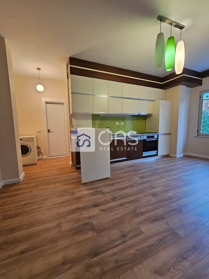 Shitet apartament 1+1 tek Rruga Mine Peza. 2