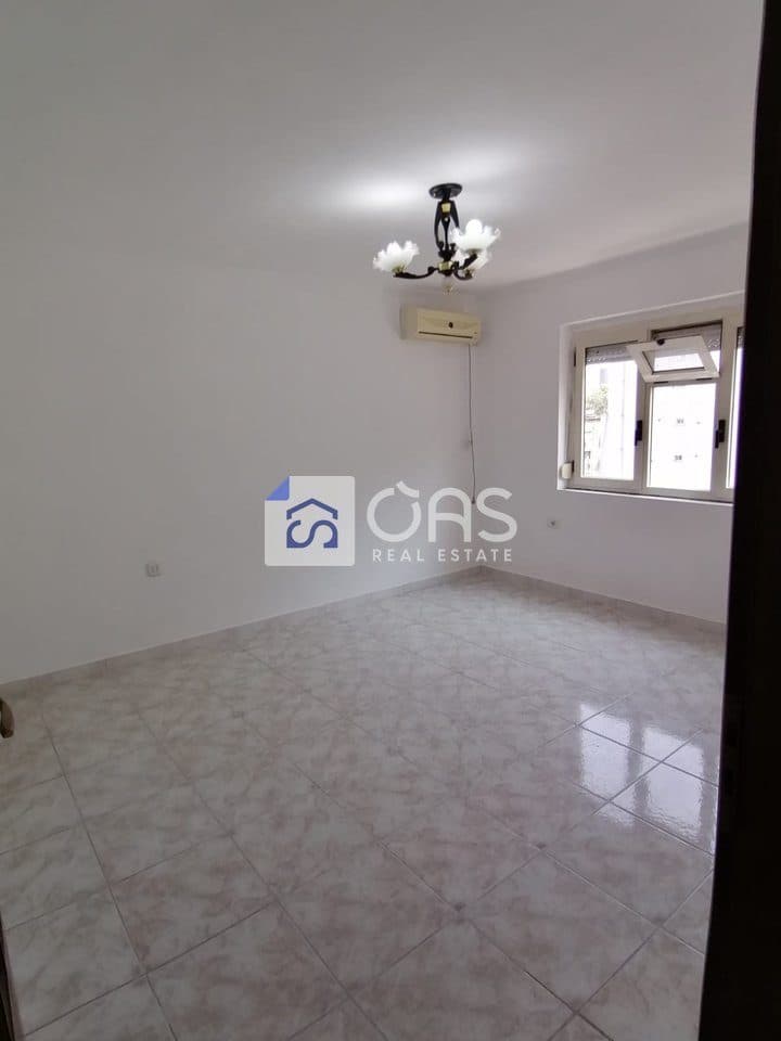 Apartament me qera 3+1 Tek Rruga e Kavajes 4