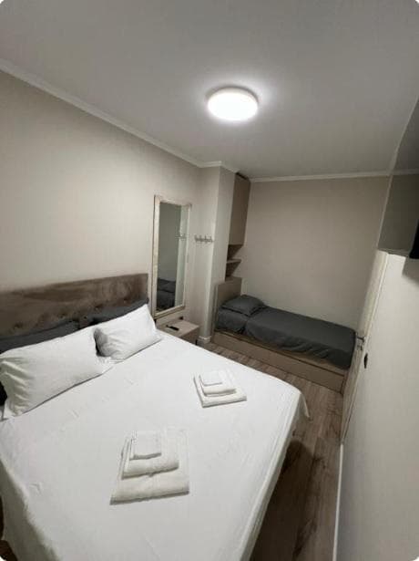 Apartament 1+1 Me Qira në Qendër të Tiranës - 970€ | 98 m² 3