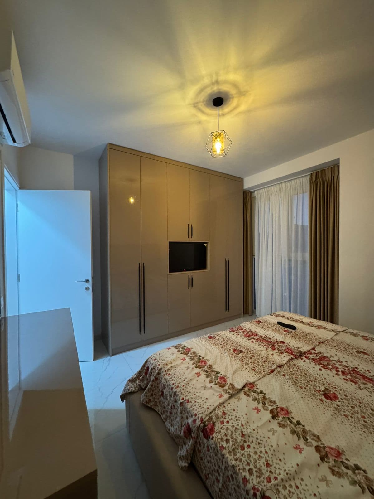 Jepet apartament 1+1 me qera ne Astir (Kompleksi Molla). 4