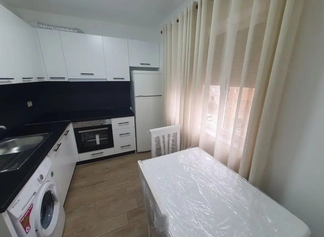 Jepet me qera Apartamenti 1+1 Zogu i zi 3