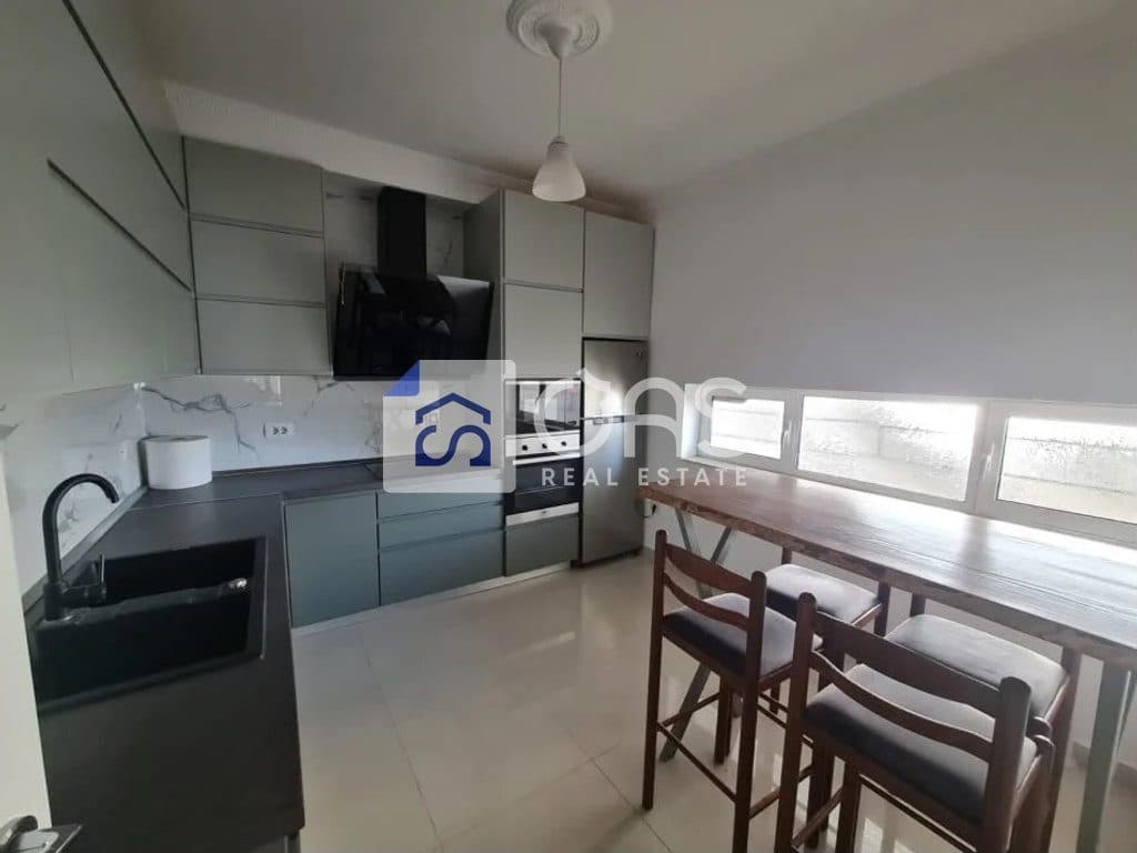 Jepet me qera apartament 2+1+2 te Kopshti Botanik 4