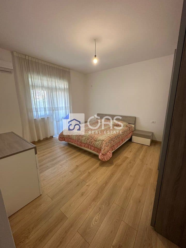Apartament 2+1+1 Me Qira në Qendër të Tiranës - 700€ | 107 m² 3