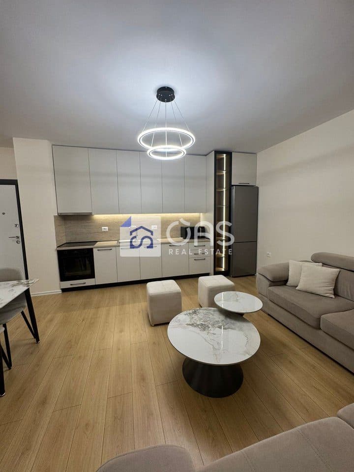Jepet me qera apartament 1+1 ne Bulevardin e Ri. 2