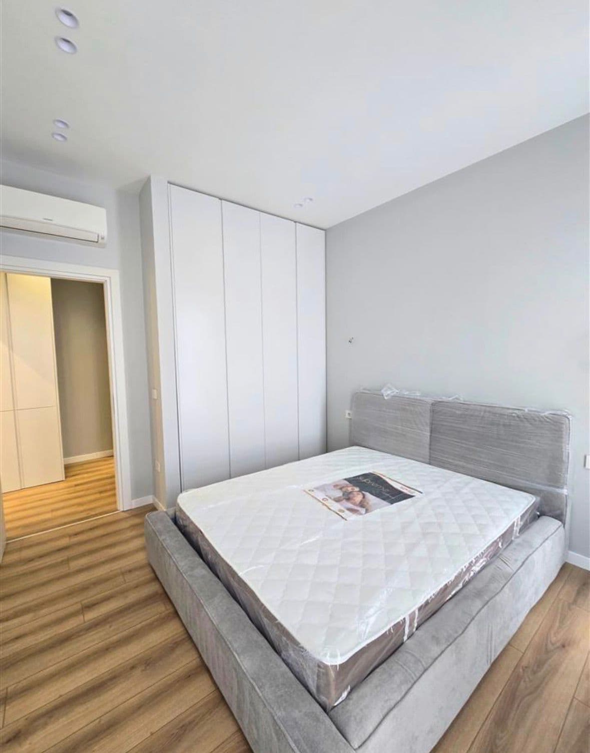Jepet apartament luksoz me qera 1+1 ne Liqenin e Thate , Green Valley 1300 euro 4
