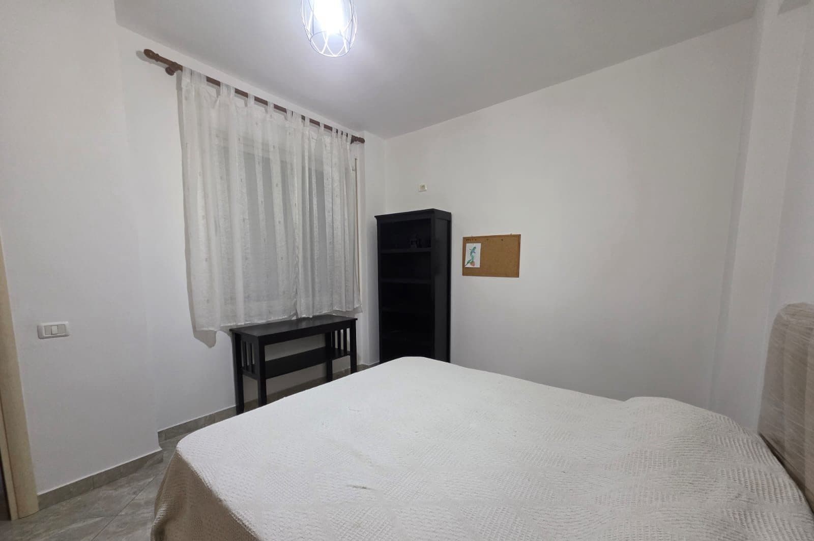 Jepet me qera apartament 1+1 tek Liqeni i Thate 4