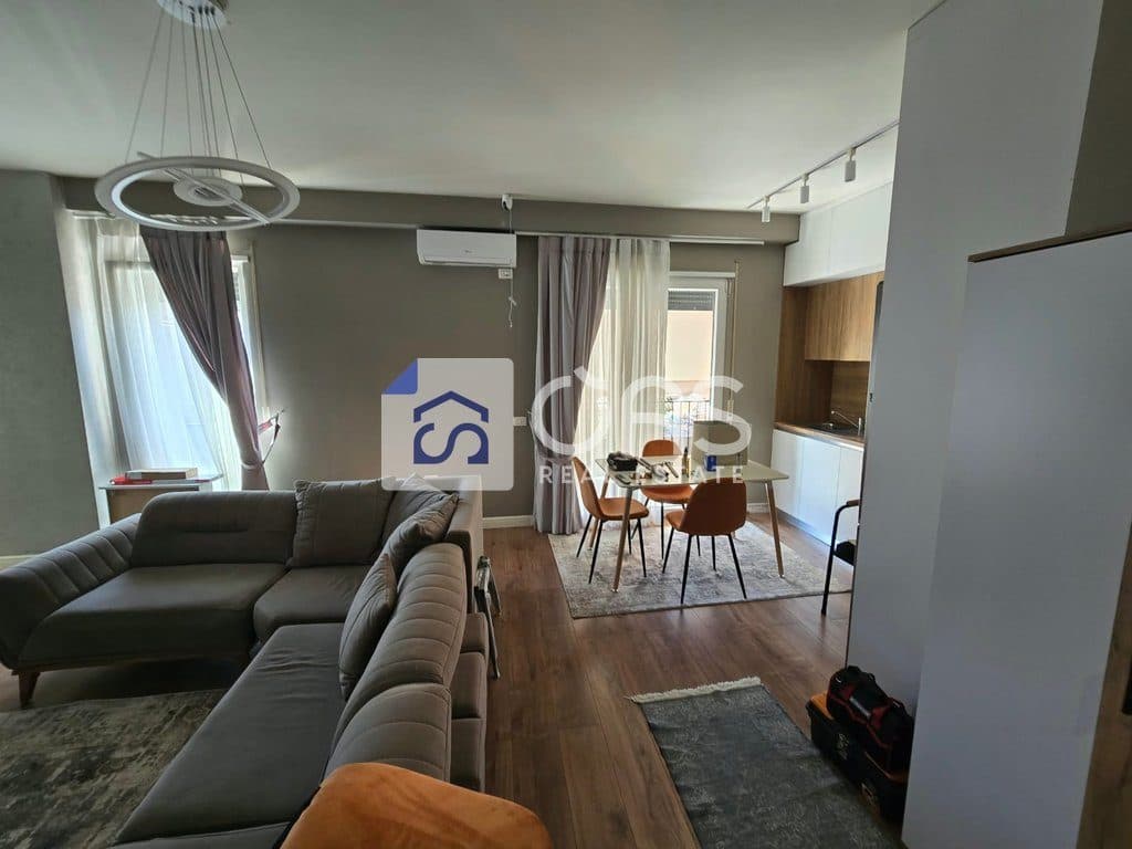 Jepet me qera apartament 1+1 te Bulevardi Zogu i Pare