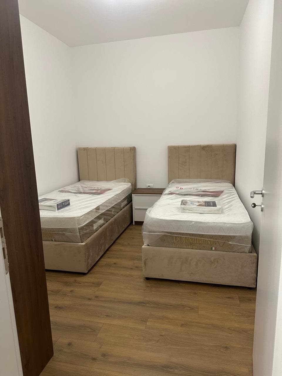 Jepet apartament me qera 2+1 ne Zog te Zi. 4