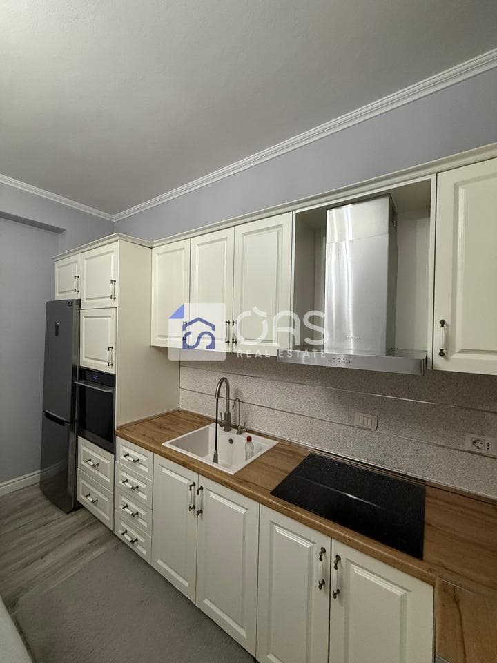 Shitet apartament 1+1 perball Kompleksit te Delijorgjit 2